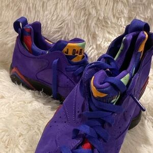 Jordan 7 retro 
Size 8
Good condition
